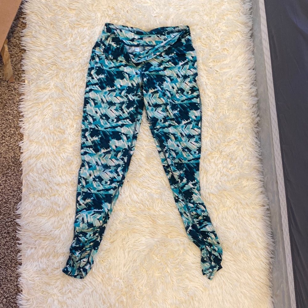 Really cute new all in motion leggings good for running
